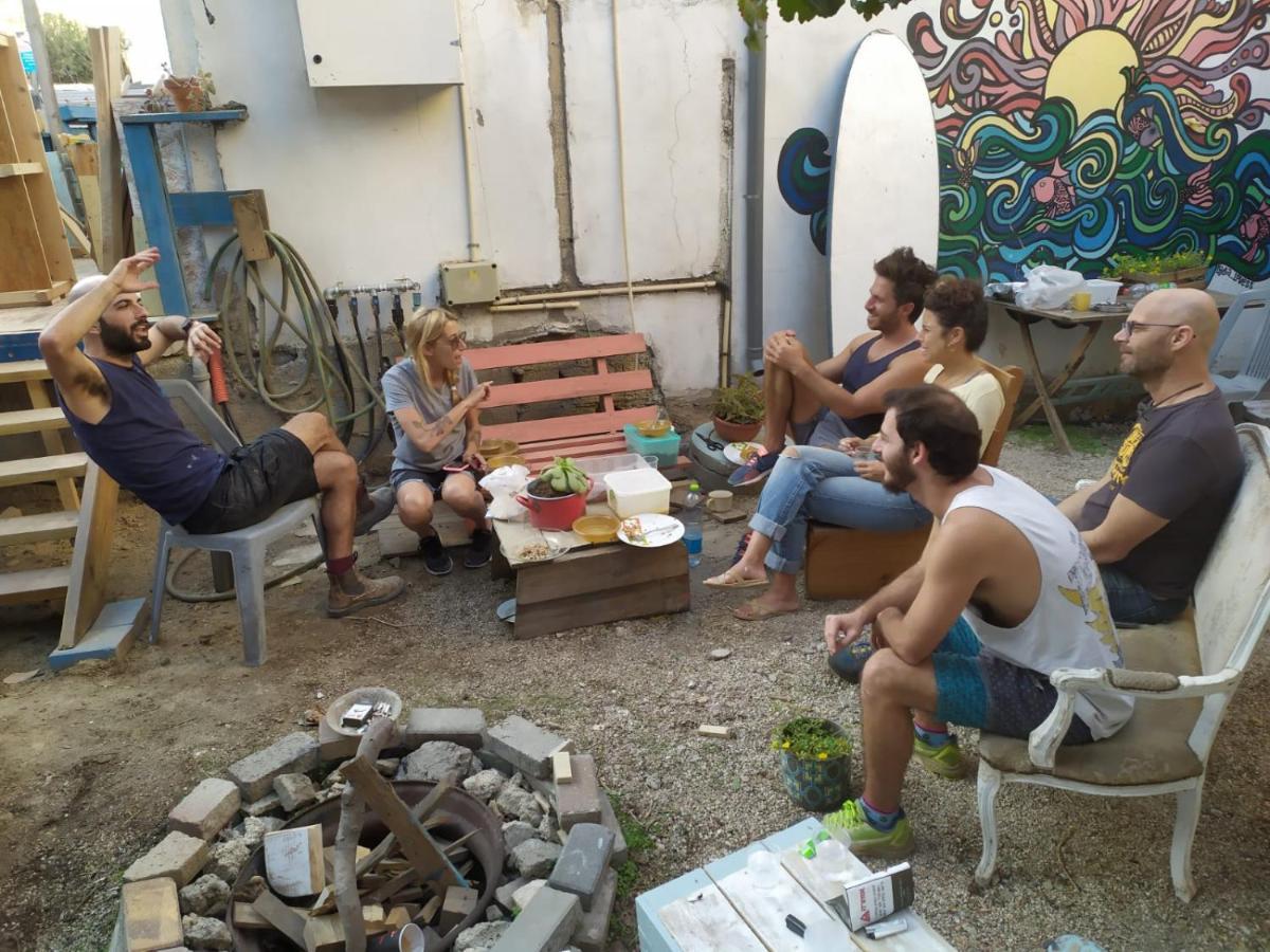 Juha'S Guesthouse - Zarqa Bay Jisr ez Zarqa Eksteriør bilde