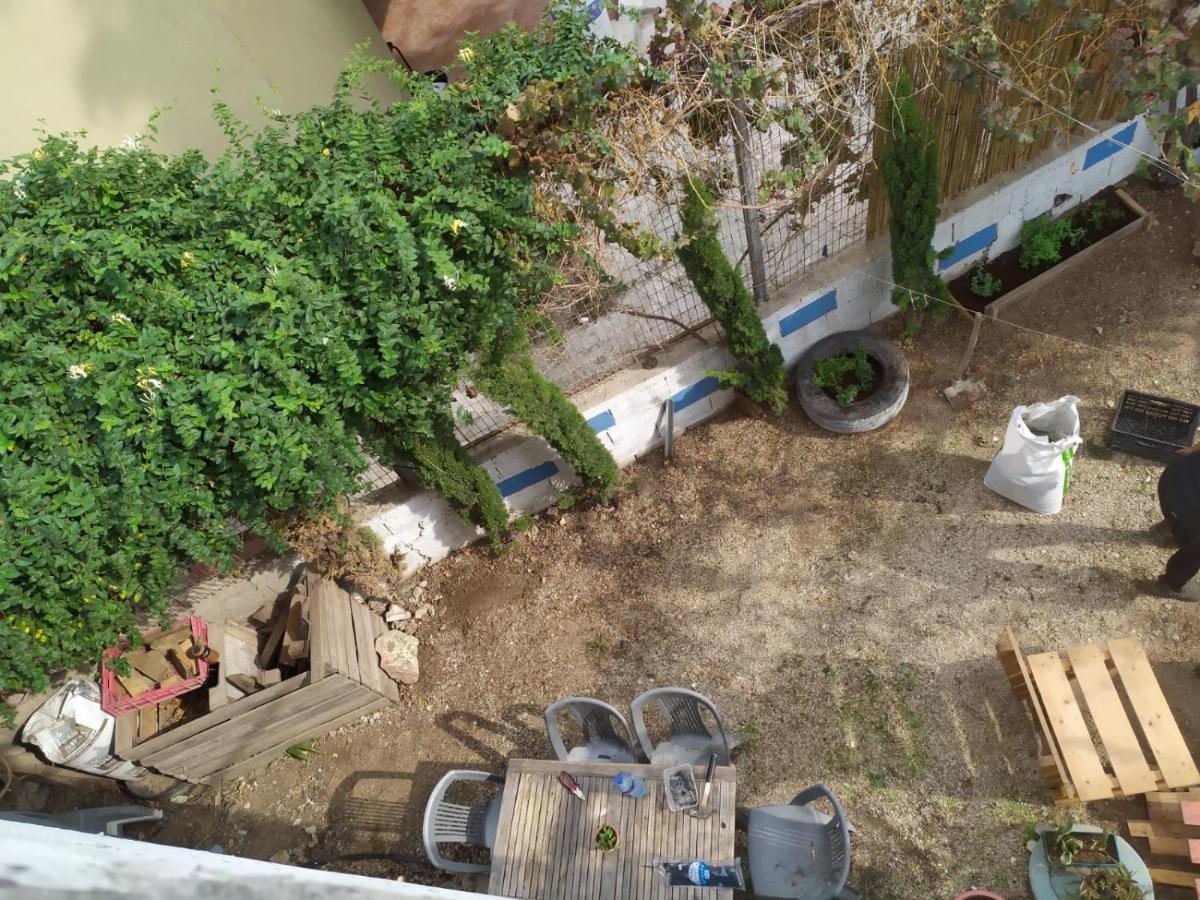 Juha'S Guesthouse - Zarqa Bay Jisr ez Zarqa Eksteriør bilde