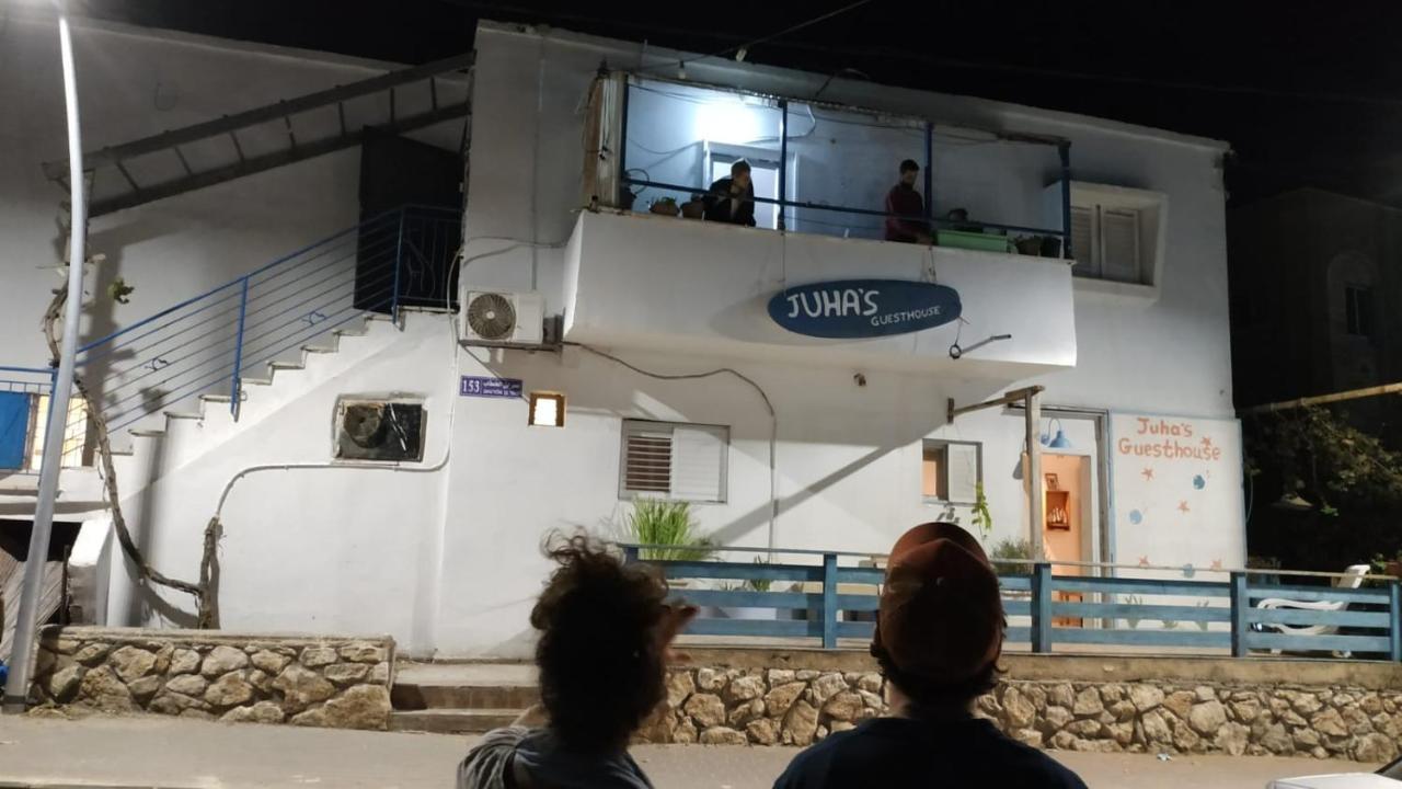 Juha'S Guesthouse - Zarqa Bay Jisr ez Zarqa Eksteriør bilde