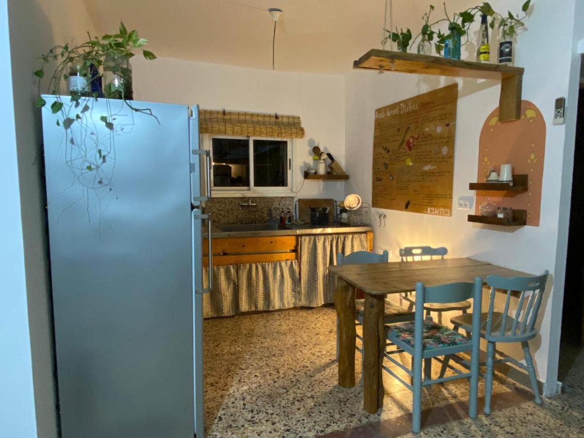 Juha'S Guesthouse - Zarqa Bay Jisr ez Zarqa Eksteriør bilde