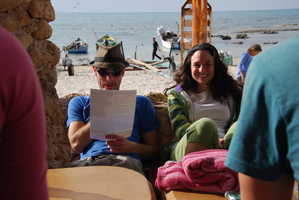 Juha'S Guesthouse - Zarqa Bay Jisr ez Zarqa Eksteriør bilde