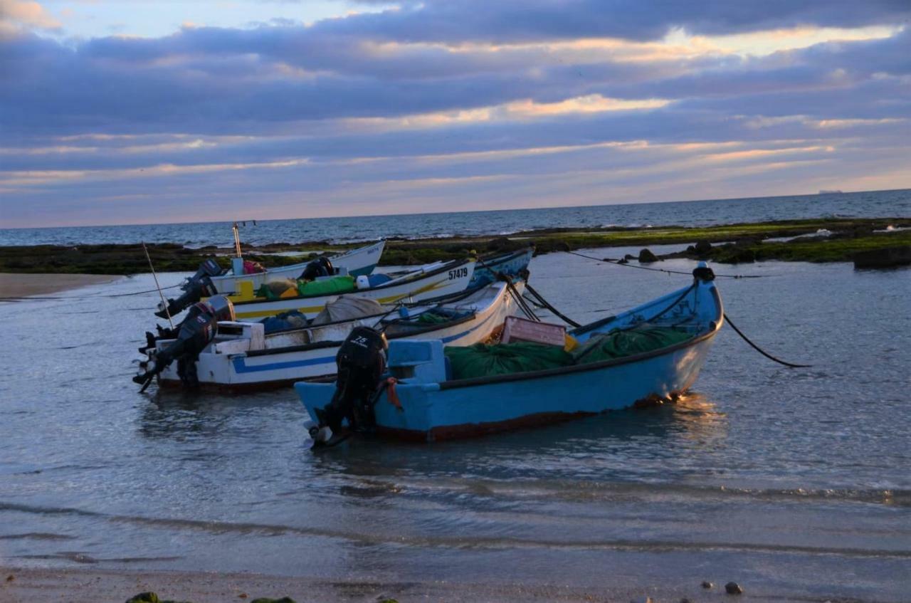 Juha'S Guesthouse - Zarqa Bay Jisr ez Zarqa Eksteriør bilde